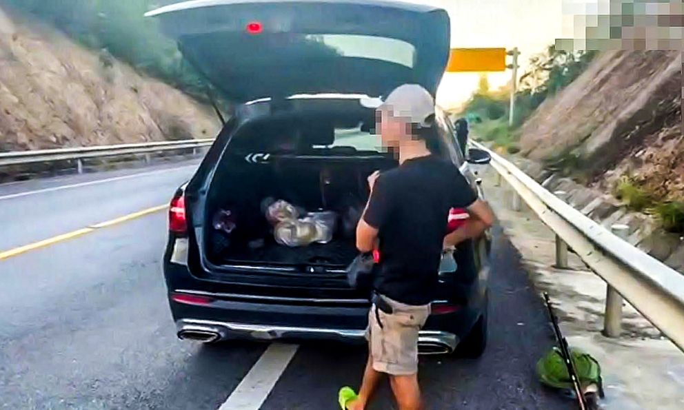 Xử phạt tài xế dừng ô tô trên cao tốc để câu cá