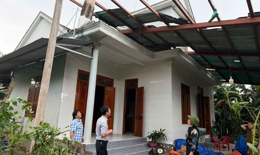 Quảng Trị: Lốc xoáy làm tốc mái 9 nhà dân, thiệt hại nhiều diện tích hoa màu