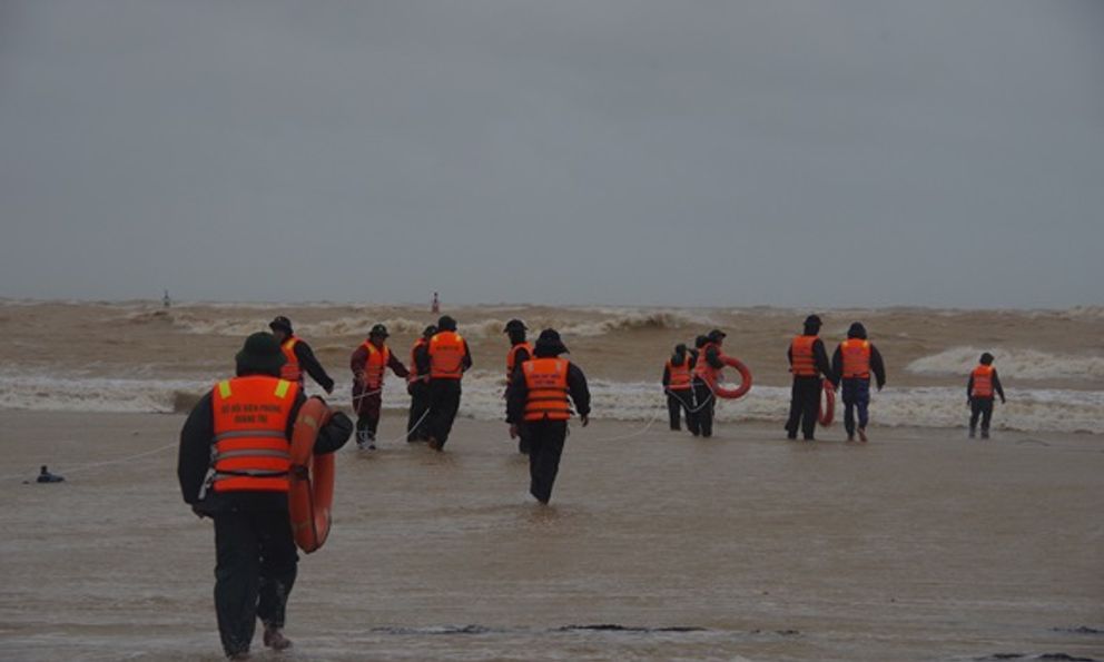 Quảng Trị: Tặng bằng khen cho 3 cá nhân xuất sắc trong cứu nạn 