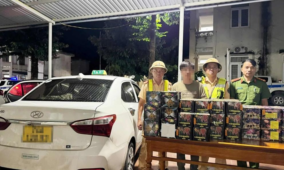 Quảng Trị: Bắt 2 vụ vận chuyển hàng cấm trên quốc lộ