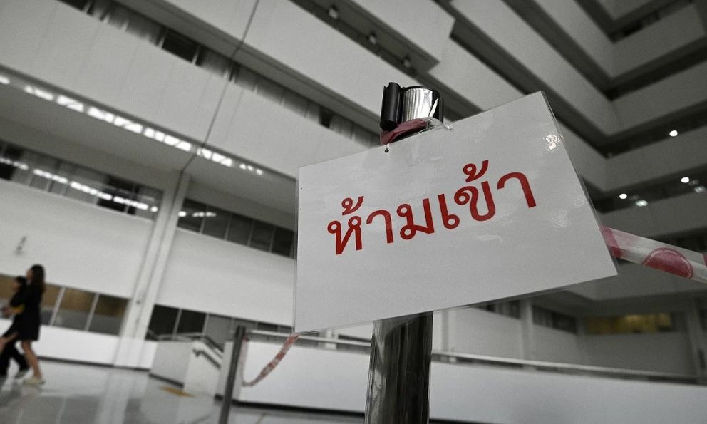 Bangkok: Sơ tán tại khu phức hợp Chính phủ sau khi phát hiện vết nứt, xi măng rơi