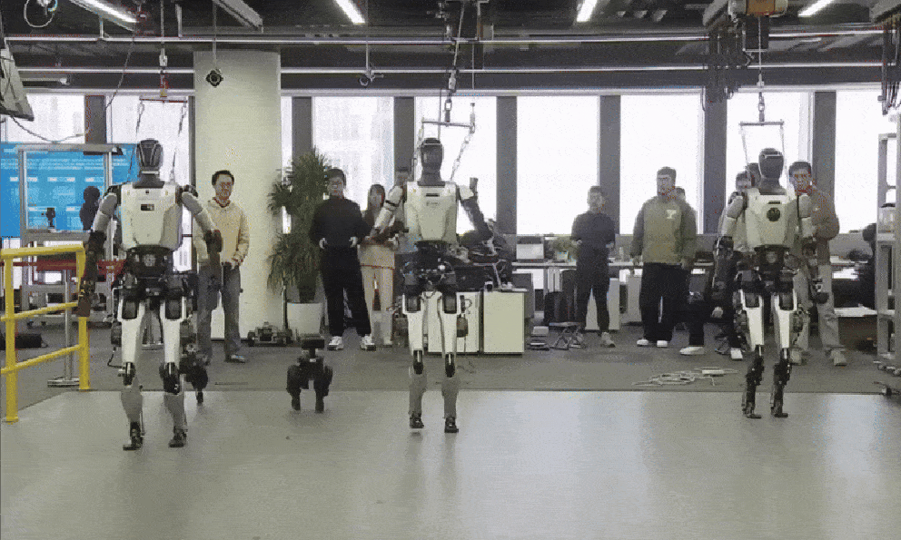 Bên trong trung tâm đào tạo robot hình người dị chủng đầu tiên của Trung Quốc có gì? Hơn 100 “học viên”