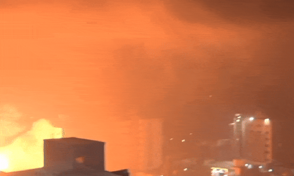 Nổ lớn ngay trước thềm đàm phán Mỹ-Iran, 500 người thương vong: Tehran rơi vào 