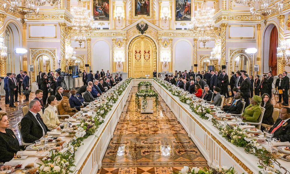 Dạ yến chiêu đãi lãnh đạo 30 nước của ông Putin có gì?: Từ hương vị Nga đến lời chúc 