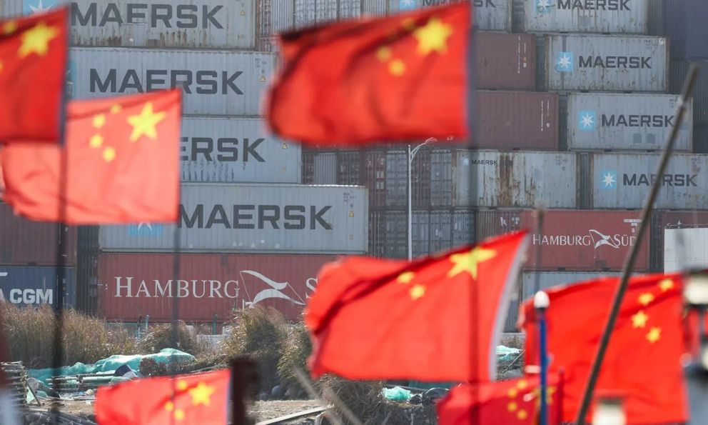 Dưới áp lực thuế của Mỹ, hàng Trung Quốc sang thị trường khác: 1 khu vực có tỷ lệ tăng 2 con số