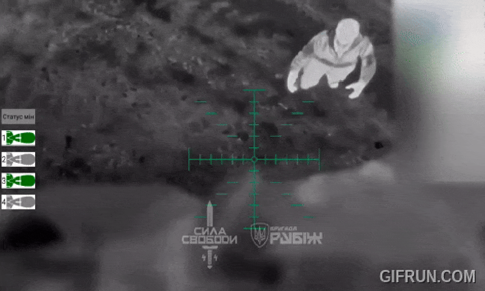 Ukraine dùng drone thả xe điện xuống chiến trường, giải cứu binh lính khỏi vòng vây của quân đội Nga 