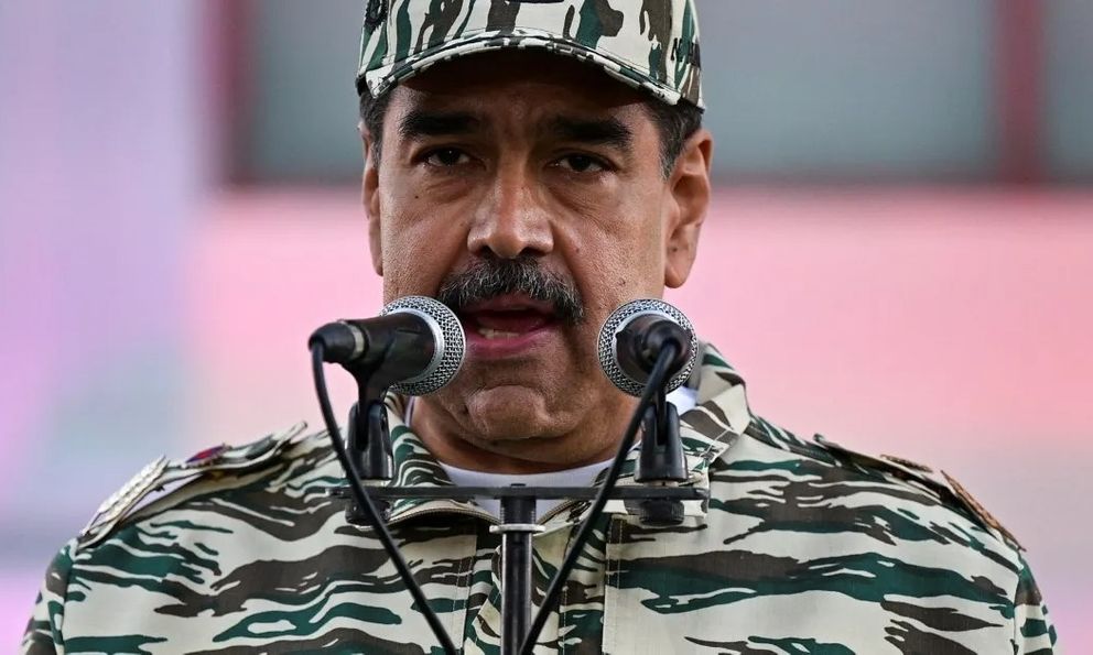 Tổng thống Venezuela điều 15.000 quân sát biên giới, tung cảnh báo sắc lạnh khi Mỹ điều tàu chiến