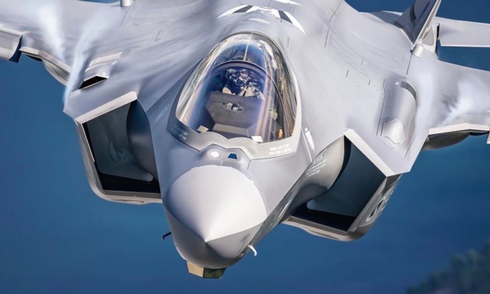 Biểu tượng bầu trời F-35 rơi vào tình cảnh 