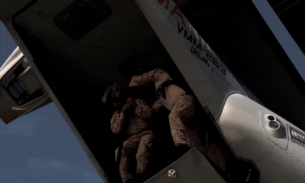 Siêu tàu sân bay xuất hiện, 12.000 quân Mỹ tập kết tại Caribe, chỉ cách Venezuela 11 km