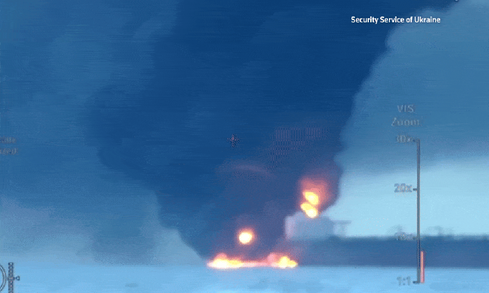 UAV hải quân Ukraine lao nhanh, tiếng nổ vang lên, hỏa hoạn dữ dội: Kiev tấn công hạ tầng dầu Nga kỷ lục