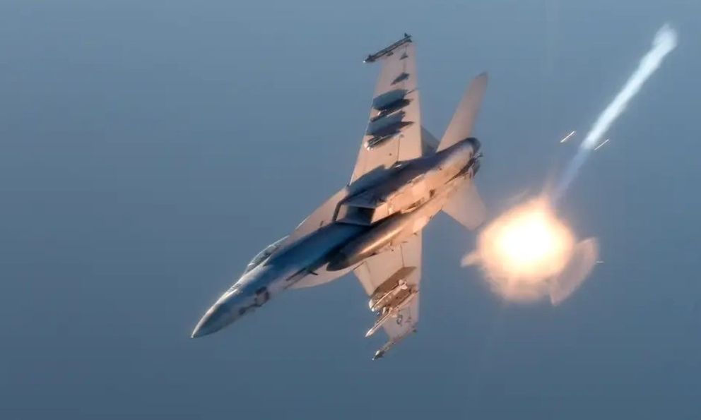 Kinh hoàng Biển Đỏ: Tàu chiến Mỹ khai hỏa tiêu diệt... chiến đấu cơ Mỹ - suýt gây thảm họa kép