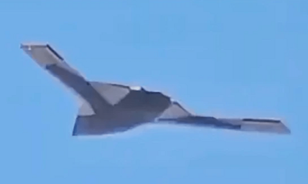 Trung Quốc gây chấn động với UAV tàng hình tầm liên lục địa, sải cánh ngang B-2