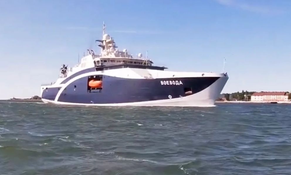 Tàu cứu hộ Nga chỉ là vỏ bọc cho “du thuyền của ông Putin”: Sự thật ra sao?