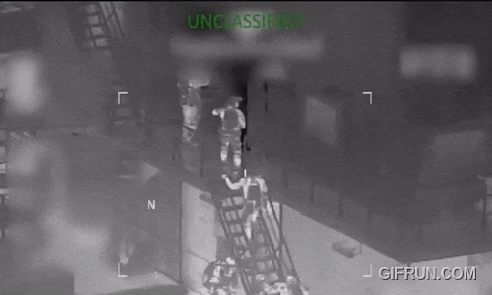 Mỹ bắt tàu treo cờ Nga ngay trước mũi tàu ngầm Nga: Moscow phản ứng ra sao?