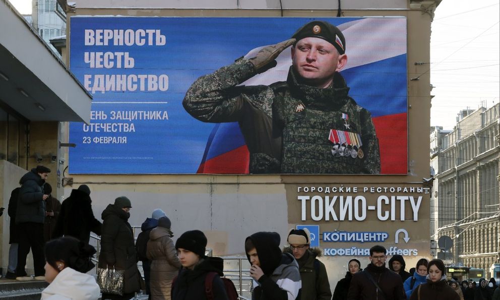 Nga yêu cầu 'lạ': Nam giới người nước ngoài xin định cư phải nhập ngũ 1 năm - Trung Quốc 'lưu ý' công dân