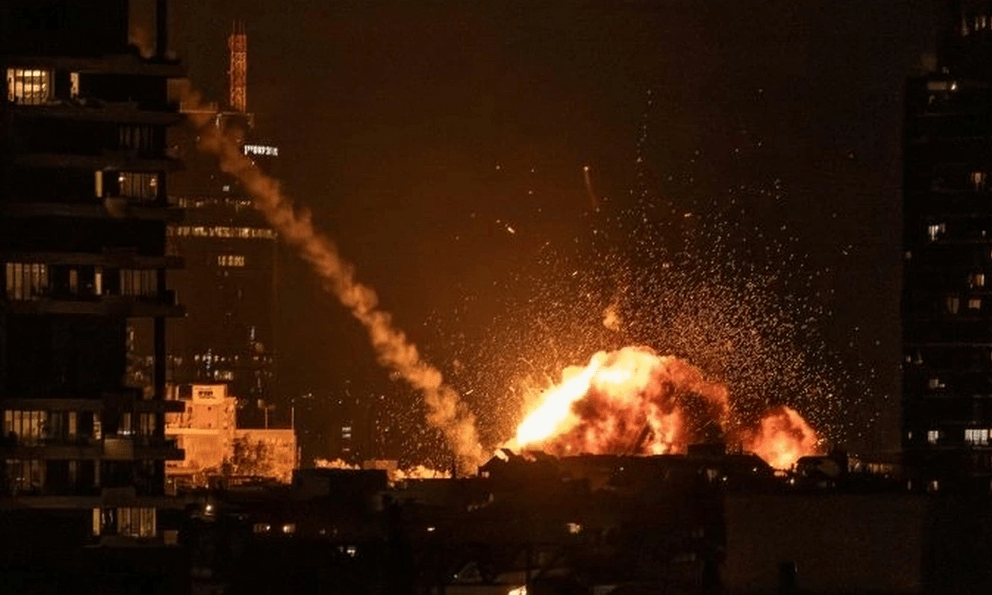  Tàu ngầm Mỹ phóng ngư lôi đánh chìm tàu chiến Iran, hàng chục người thiệt mạng