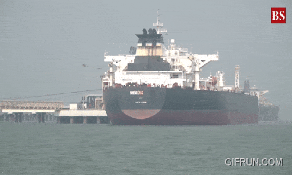 Hành trình bí mật của tàu dầu đầu tiên vượt eo Hormuz đến Ấn Độ: Tường thuật diễn biến kịch tính