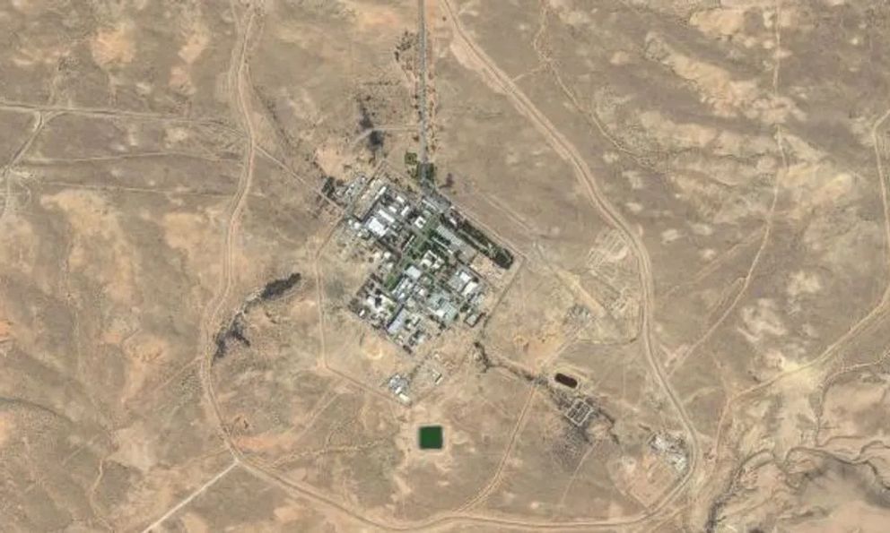 Iran lần đầu phóng tên lửa tầm xa, thoát phòng không, tấn công Israel: Tel Aviv vẫn không hiểu vì sao