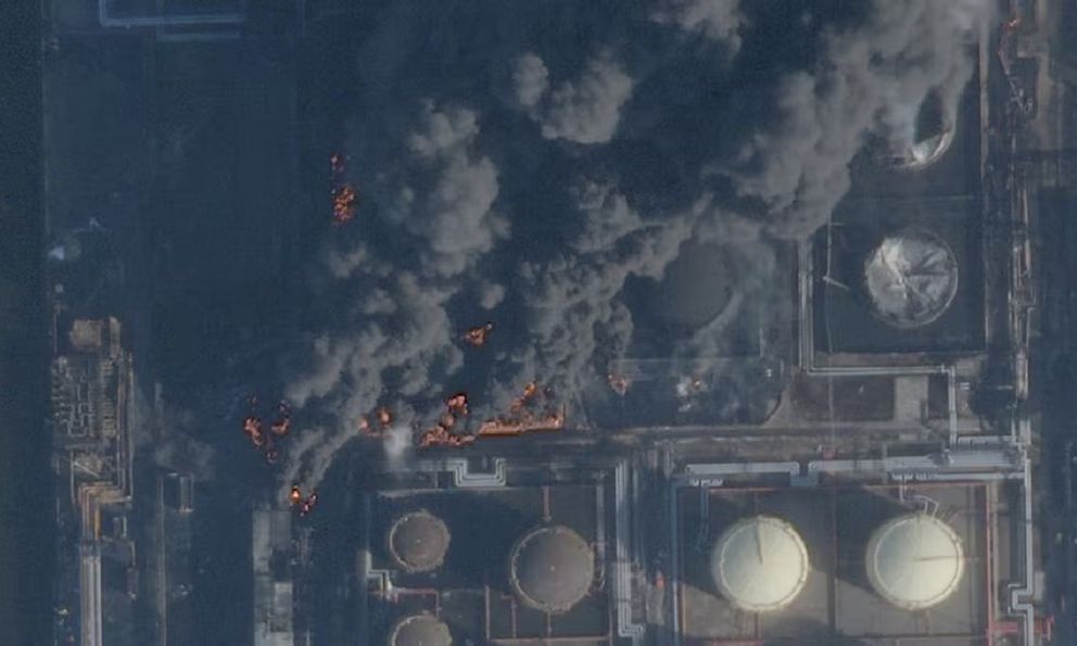 Thu ít nhất 760 triệu USD mỗi ngày khi xung đột bùng phát, 1 nước lợi kép nhờ quyết định của Mỹ