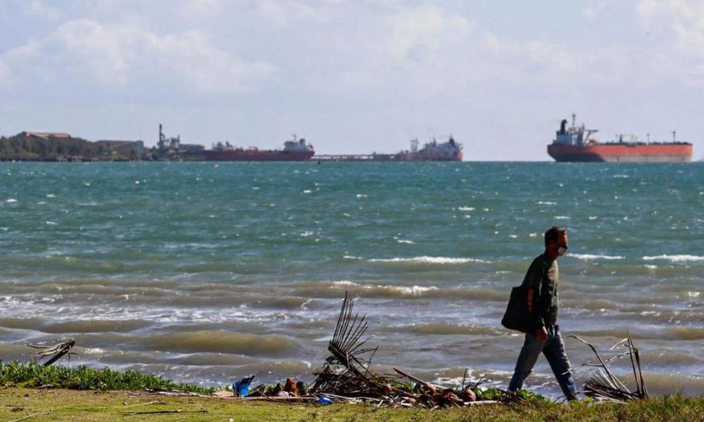 3 tháng không có tàu chở nhiên liệu nào đến, Cuba tìm ra 'lối đi khác'