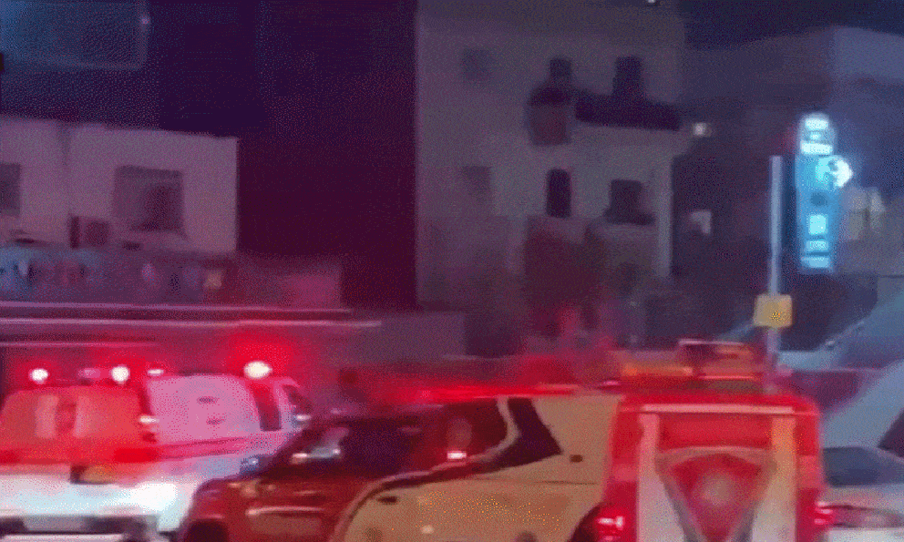 Tên lửa, bom chùm dội xuống Israel: Iran tung đòn mạnh nhất, tuyên bố 'ít nhất 6 tháng' xung đột