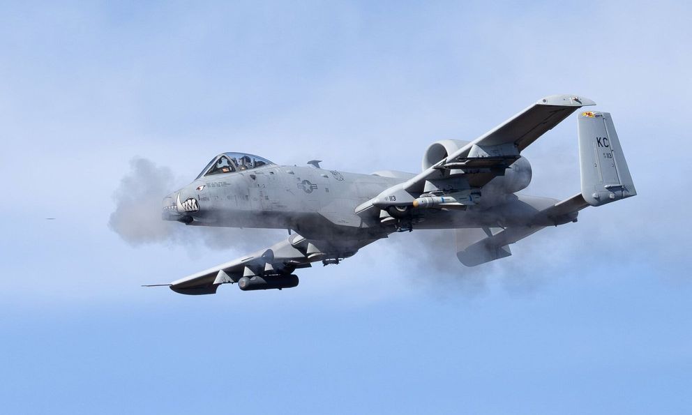 Mỹ điều gấp đôi máy bay không kích tầm gần, có thể hỗ trợ lực lượng trên bộ chiếm Hormuz