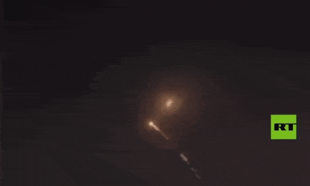 Iran tuyên bố tấn công điểm trú ẩn chỉ huy Mỹ - Giờ G đếm ngược, 1000 tên lửa sẵn sàng đón Mỹ đổ quân