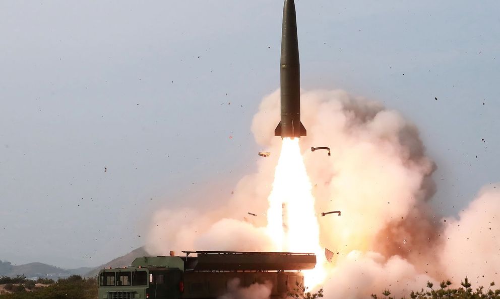 “Vò đầu bứt tai” vì không theo nổi Iskander của Nga