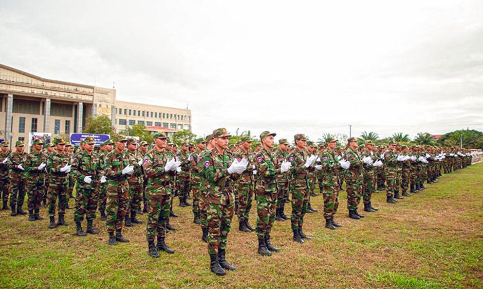 Ông Hun Sen ký luật mới: Nam thanh niên Campuchia bắt buộc nhập ngũ, trốn nghĩa vụ bị phạt tù