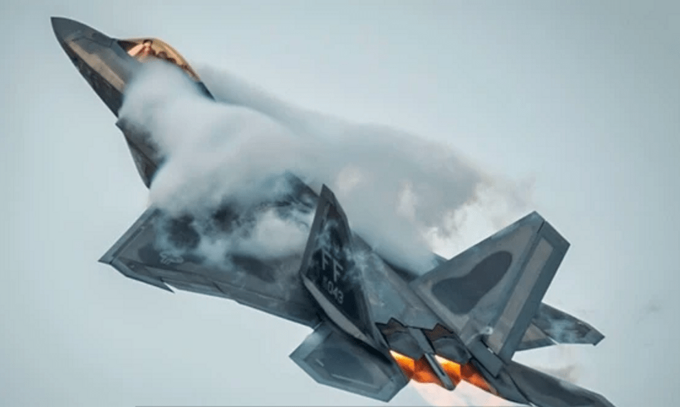 Mỹ từng muốn sở hữu hàng trăm F-22 nhưng lại bỏ dở giữa chừng
