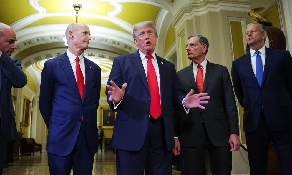 Ông Trump giận dữ ở Điện Capitol: Nghị sĩ Mỹ bật dậy phản bác, cuộc họp 70 phút thành màn tranh cãi 