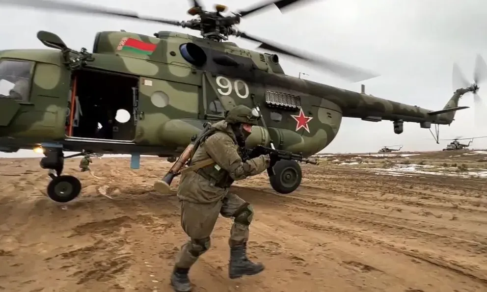 Điều đặc nhiệm dọc biên giới Ukraine, Tổng thống và Bộ trưởng Quốc phòng Belarus cùng lên tiếng