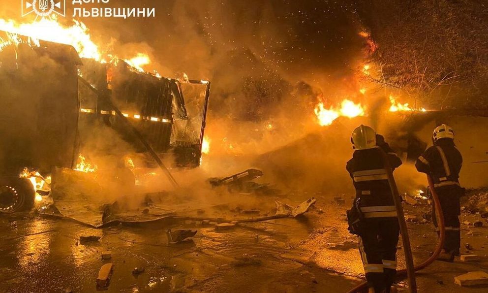 Nga bắn vũ khí xuyên phá! Thủ đô Kiev phong tỏa cầu, ban bố tình trạng khẩn cấp - Ông Putin cảnh báo về đòn hạt nhân