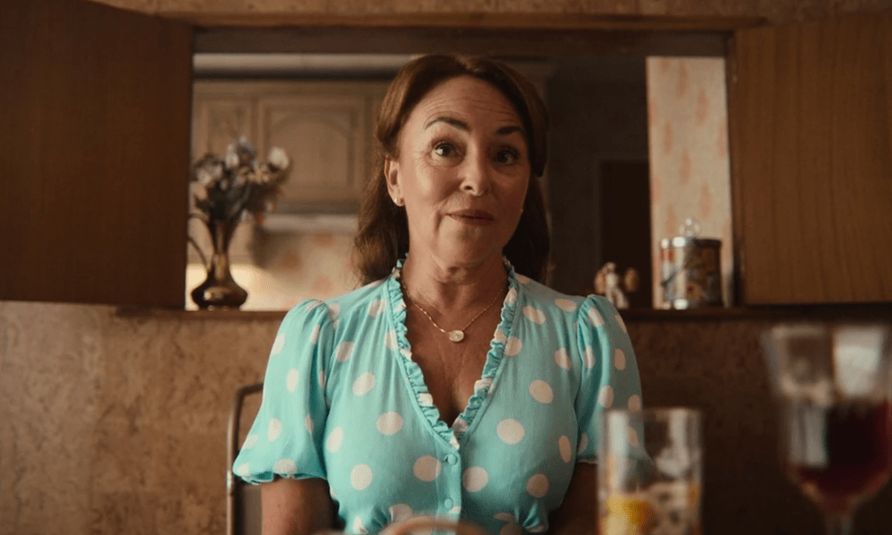 Xem phim Sex Education, bà mẹ 50 tuổi như tôi cười đầy cay đắng: Giờ mới hiểu vì sao con gái thốt ra câu 