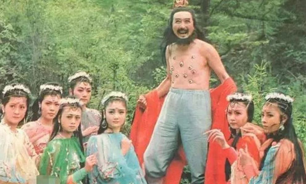 Yêu quái trăm mắt trong Tây du ký 1986 ngoài đời có học vấn không ngờ: Học Văn rồi lại nghiên cứu UFO, khiến cả đoàn phim kính nể vì điều này!