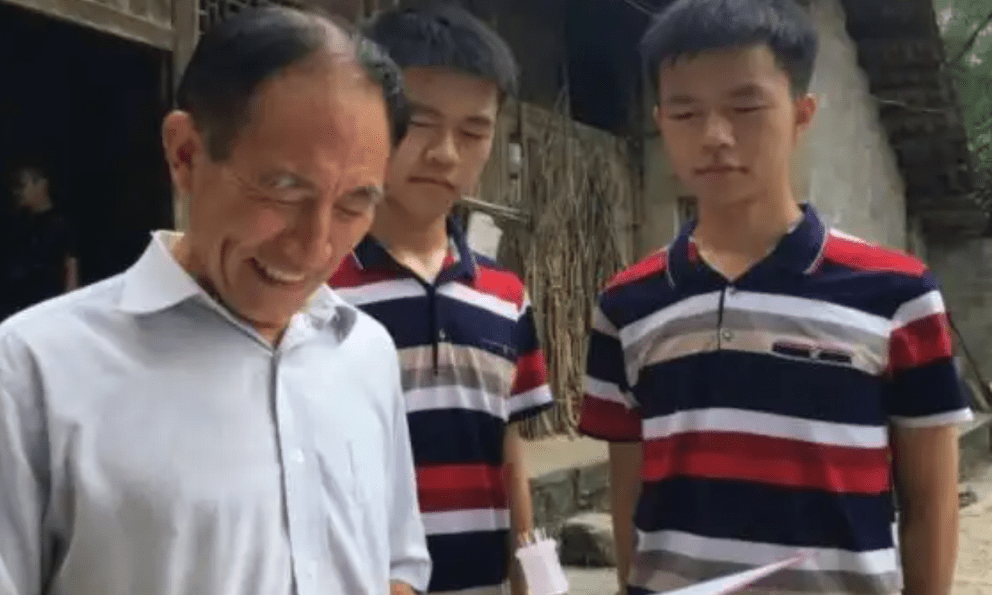 Cha mẹ làm nghề gì thì có khả năng nuôi dạy con cái học giỏi? Một nhóm nghề xếp ở dưới cùng, lý do thật đau lòng