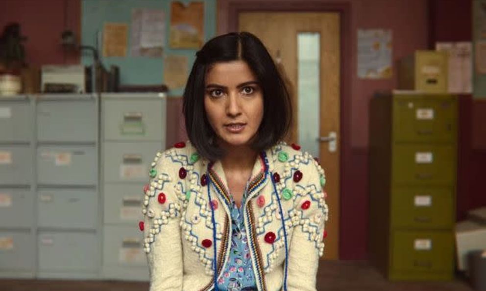 Xem phim Sex Education, tôi sững sờ khi nghe câu nói này: Lần đầu tiên, tôi ngộ ra 1 sự thật về chuyện dạy con, đúng đến bật cười!