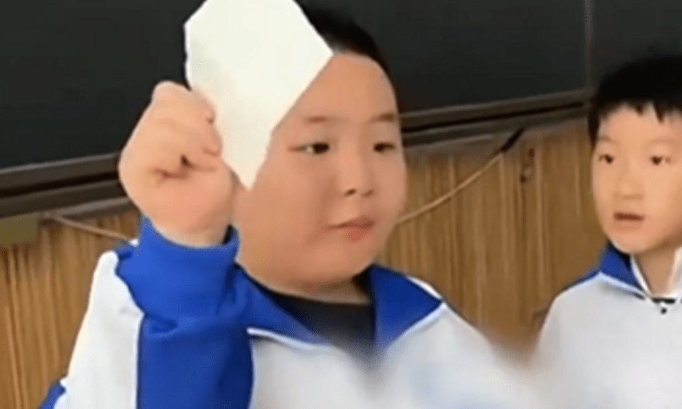 Pha giao bài tập về nhà 