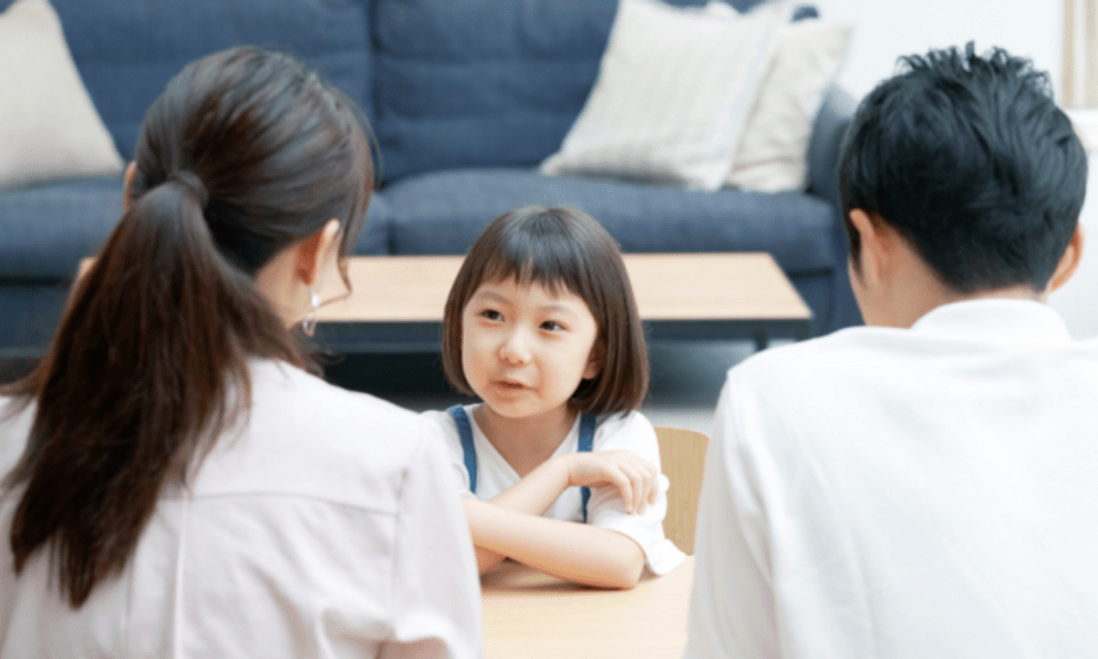 Chỉ cần cha mẹ làm được 4 điều này thì không bao giờ phải 