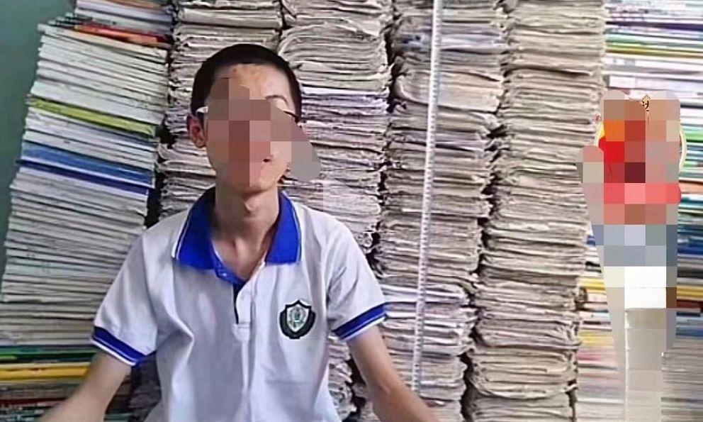 Khoe thành tích suốt 3 năm trung học, nam sinh khiến dân mạng tranh cãi nảy lửa, 1 phụ huynh bình luận câu cực 