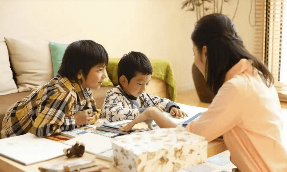 Công việc của bố mẹ ảnh hưởng như nào đến con? Nghiên cứu tiết lộ: Con của những người làm nghề này, tính cạnh tranh cực cao!