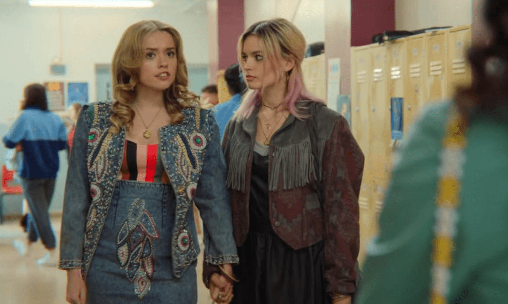 Xem phim Sex Education, tôi giật mình nhớ đến câu nói vài ngày trước của con gái: Con đang có 1 tư tưởng rất lệch lạc, phải sửa đổi gấp