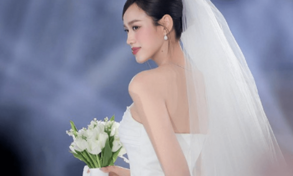Bí ẩn sau bó hoa cưới của Hoa hậu Đỗ Thị Hà