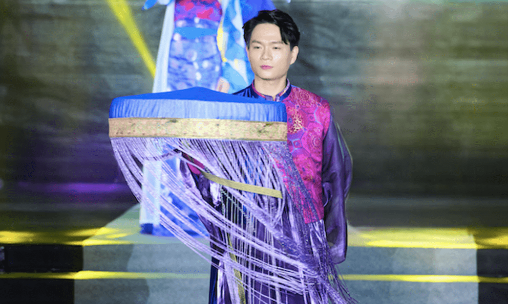 Tuấn Cry thử sức với vai trò mới, run như lần đầu đứng trên sân khấu