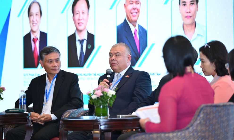 Đại học Y Dược TP.HCM phát triển chương trình đào tạo sau đại học về vắc-xin