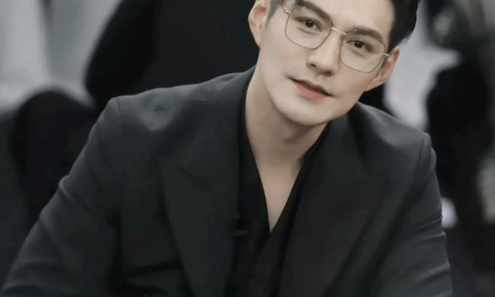 Nam tài tử điển trai Nghiêm Khoan dạy con kiểu gì mà khiến vợ khóc lóc, van xin trước bao người?