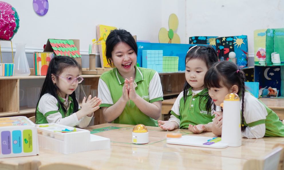 Gen Z - Sức trẻ lan tỏa giá trị giáo dục mới