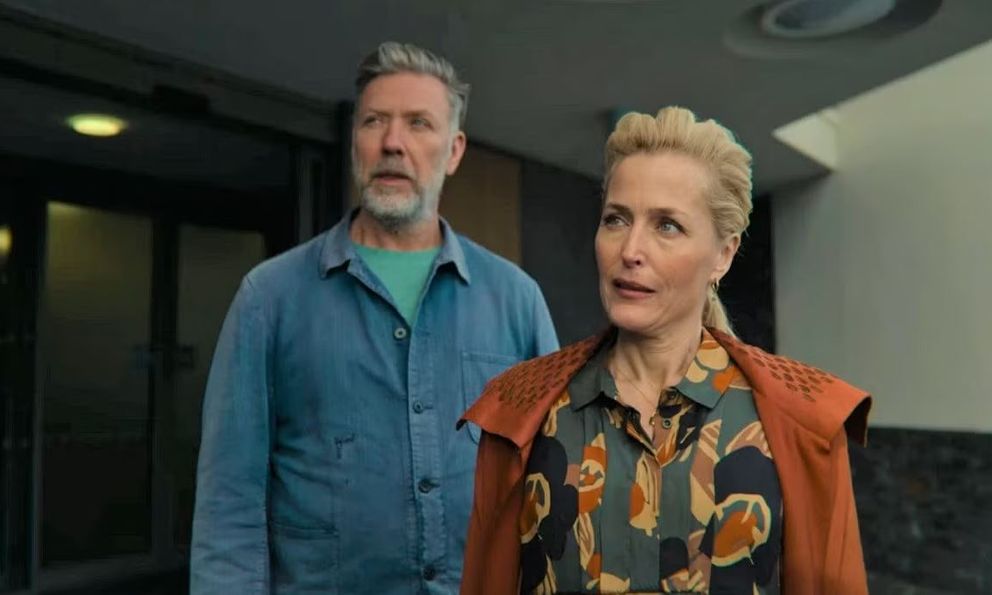 Xem phim Sex Education, tôi nhớ lại câu chuyện nhiều năm trước: Vì 1 suy nghĩ sai lệch mà tôi từng khiến mẹ bẽ mặt, đau lòng!