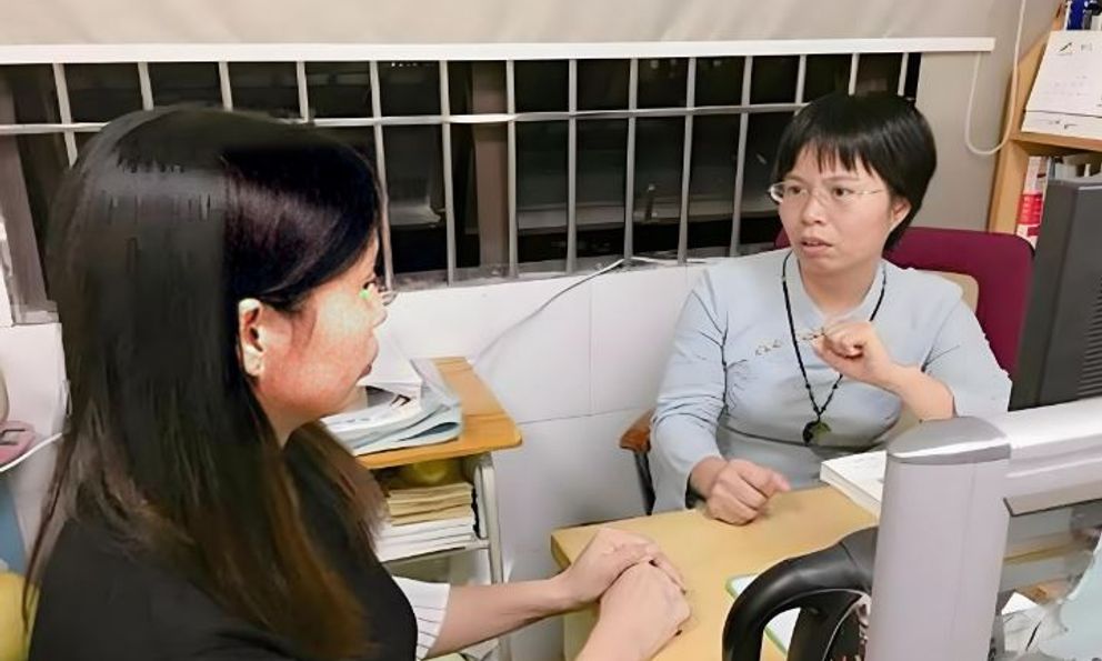 Phụ huynh hờn dỗi trách 