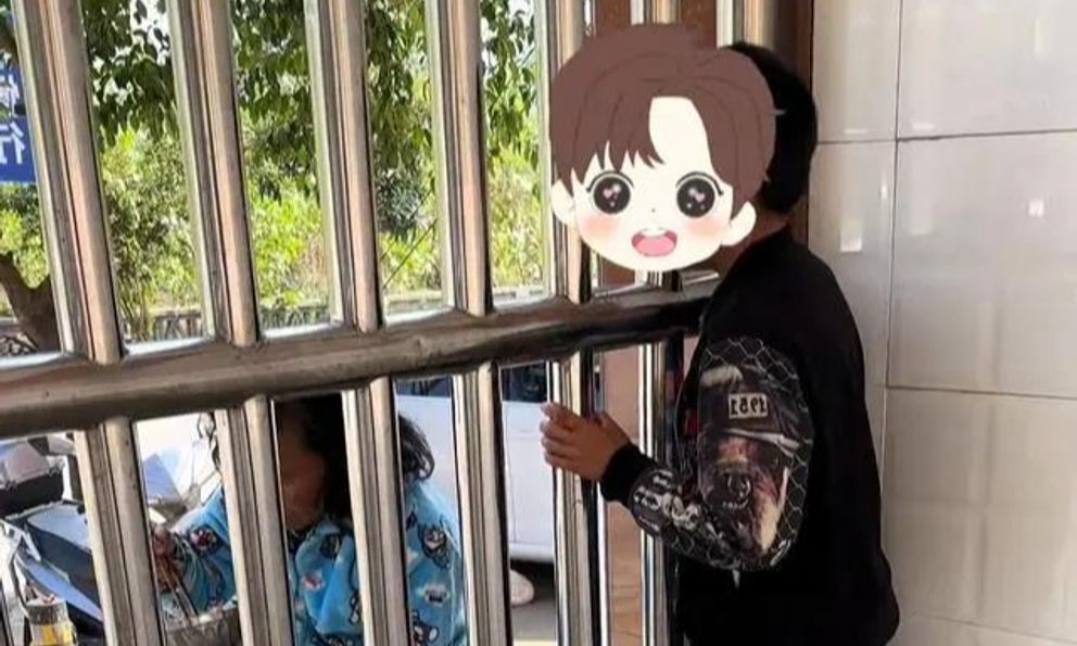 Cô giáo lén theo dõi học sinh sau giờ ăn, phát hiện sự thật ngỡ ngàng: Đây là bài học ý nghĩa hơn cả sách giáo khoa!